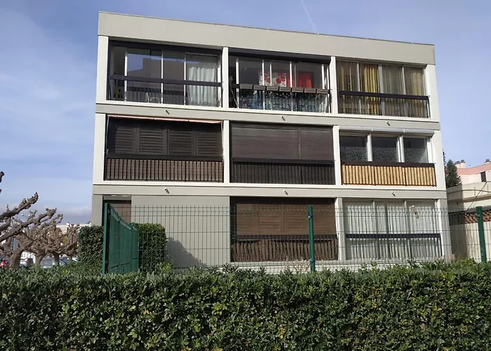 Grand Studio Cabine A 100 M Plage Et Commerces
