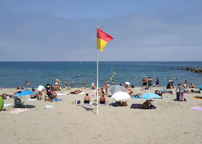 Grand Studio Cabine A 100 M Plage Et Commerces