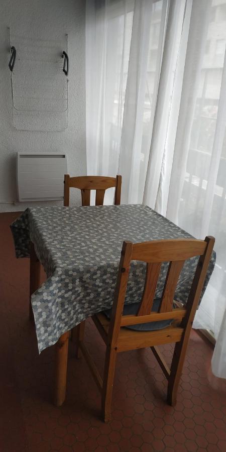 Grand A 100 M Et Commerces * Saint-Cyprien (Pyrenees-Orientales)