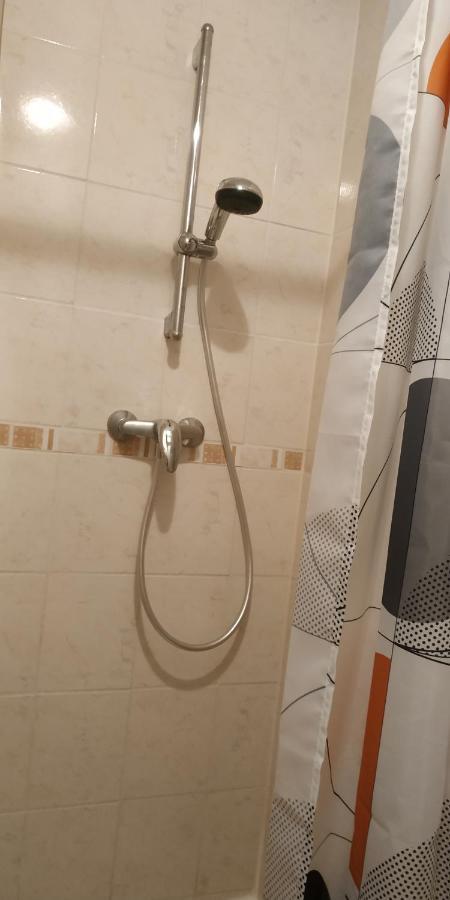Grand A 100 M Et Commerces Appartement Saint-Cyprien (Pyrenees-Orientales)